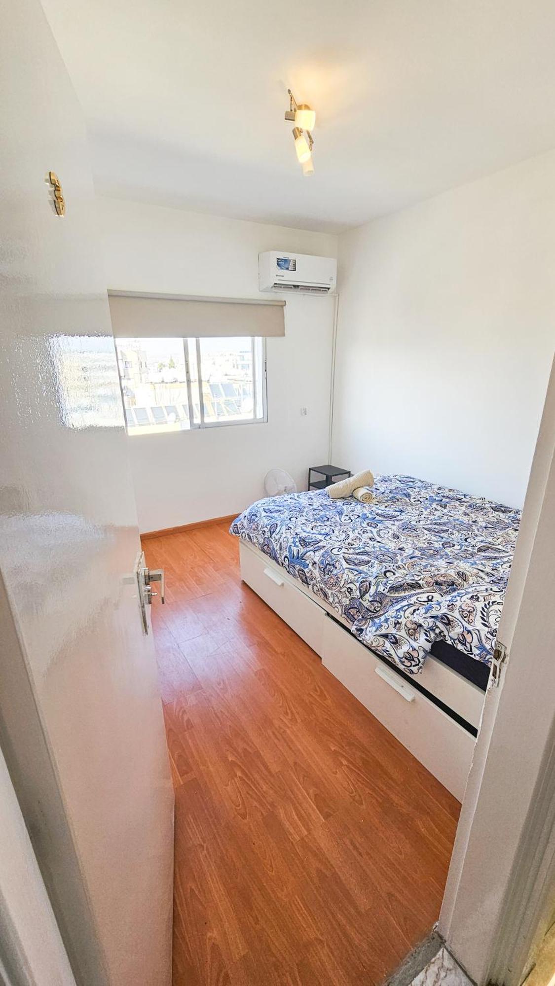 Rooms, 500m To Marina *
